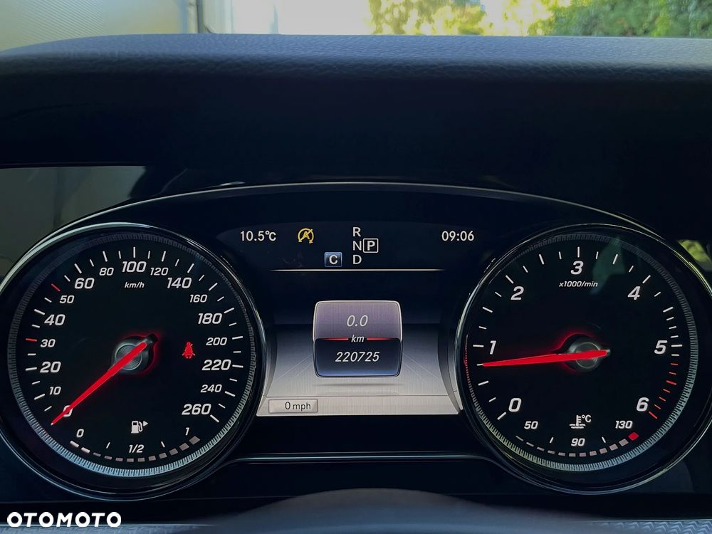 Mercedes-Benz Klasa E 220 d 4-Matic 9G-TRONIC - 20
