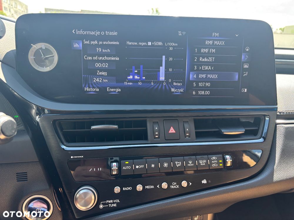Lexus ES 300h Business Edition - 39