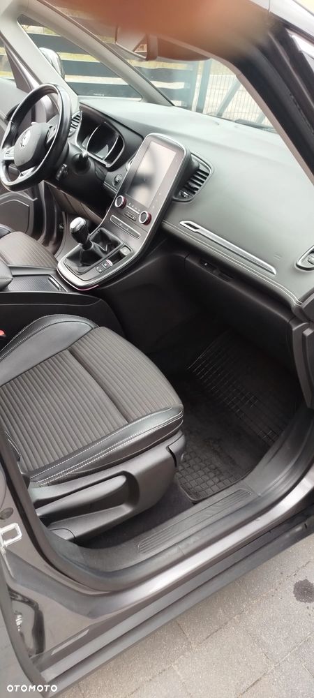 Renault Scenic 1.6 dCi Intens - 13