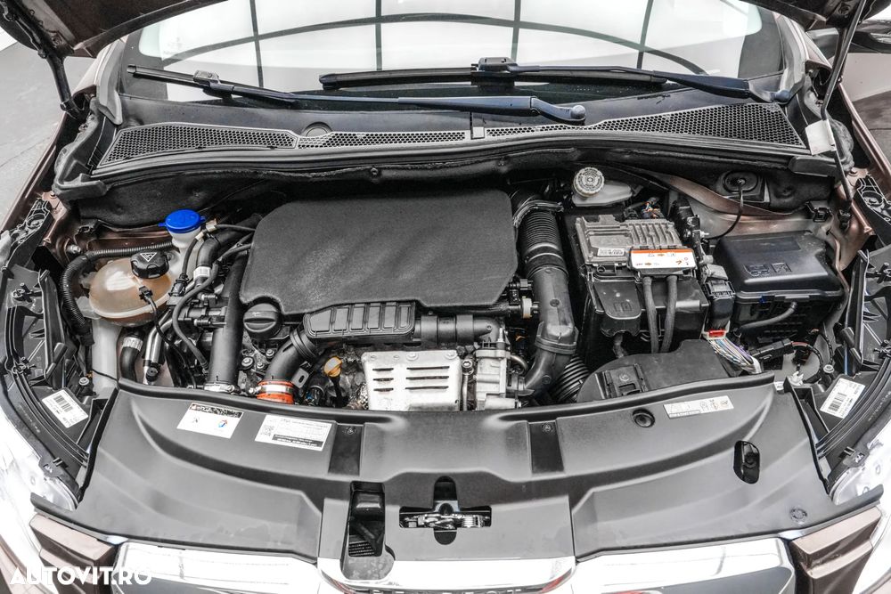 Peugeot 2008 1.2 PureTech Turbo Allure - 24