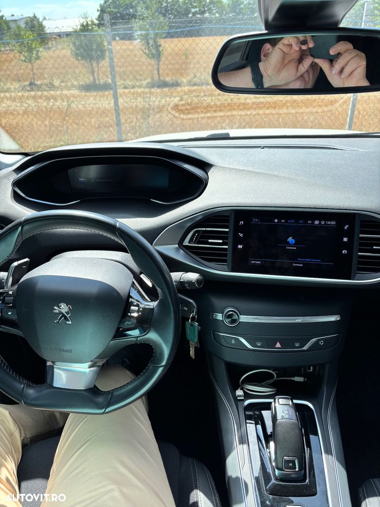 Peugeot 308 1.2 L PureTech Turbo S&S EAT8 Active Pack - 5