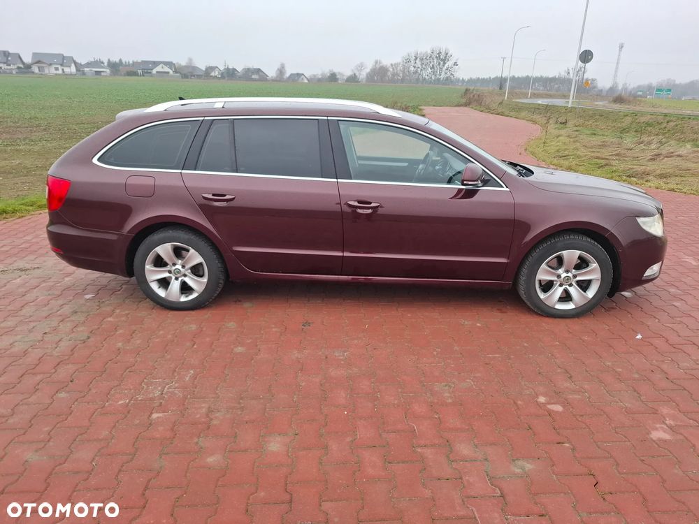 Skoda Superb 2.0 TDI DSG Exclusive - 8