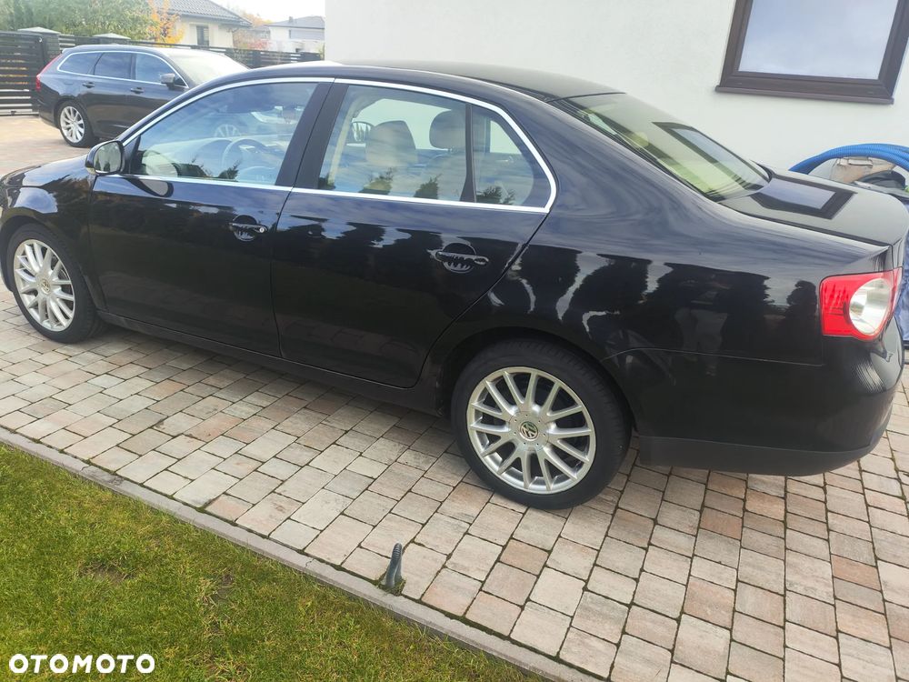 Volkswagen Jetta - 7