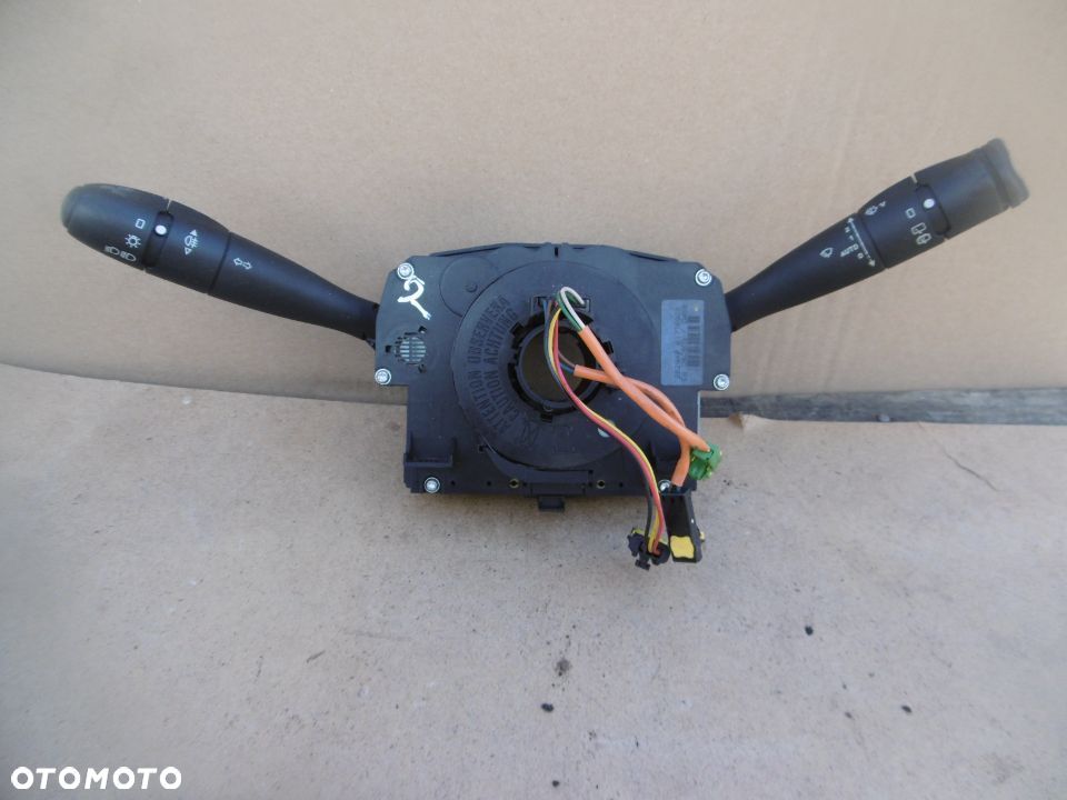 Przełącznik zespolony świateł CITROEN C3 9688219XT - 1