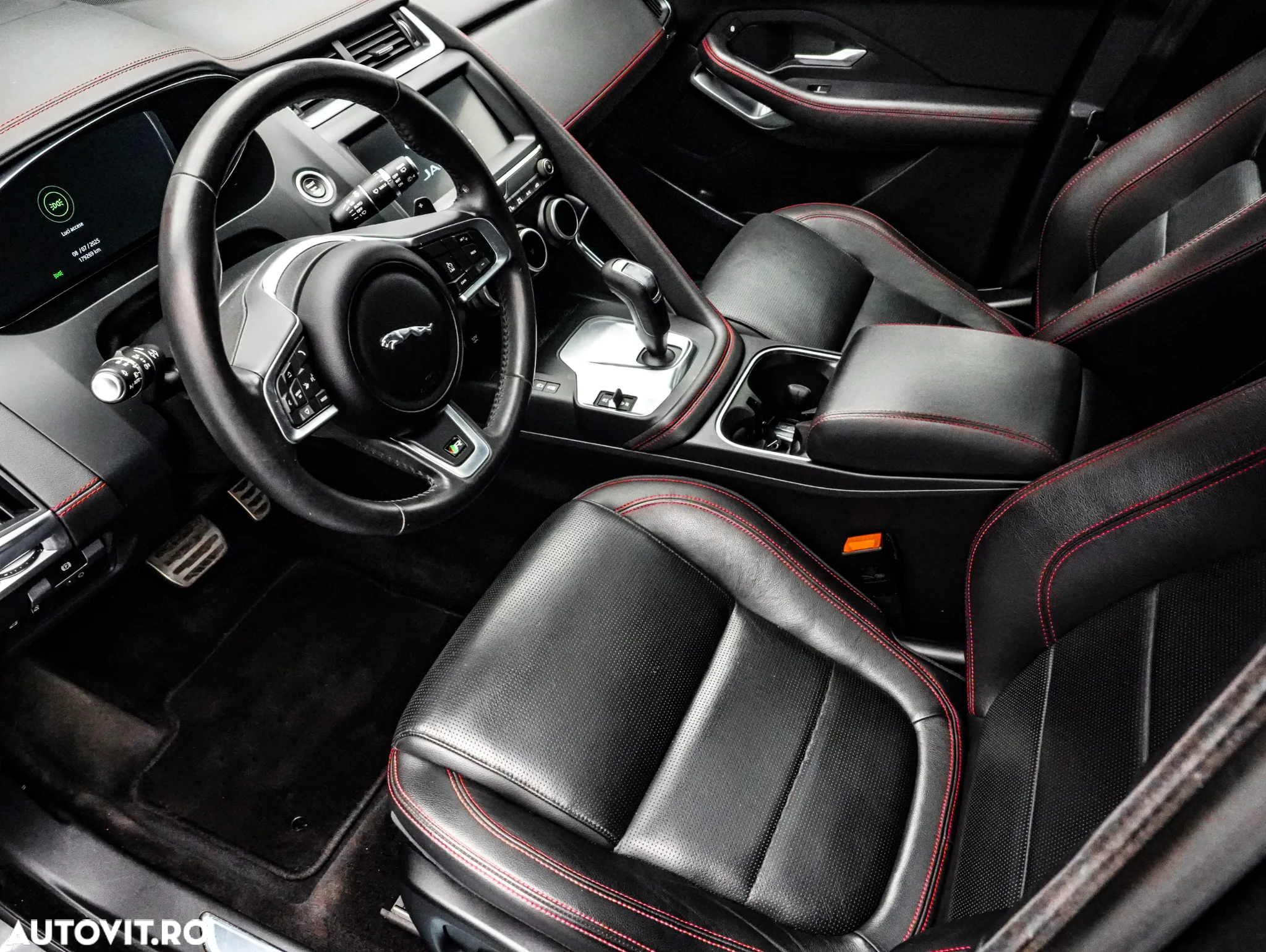 Jaguar E-Pace D150 AWD R-Dynamic S - 11