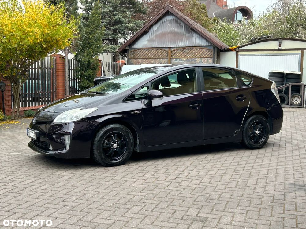 Toyota Prius 1.8 HSD Prestige - 6