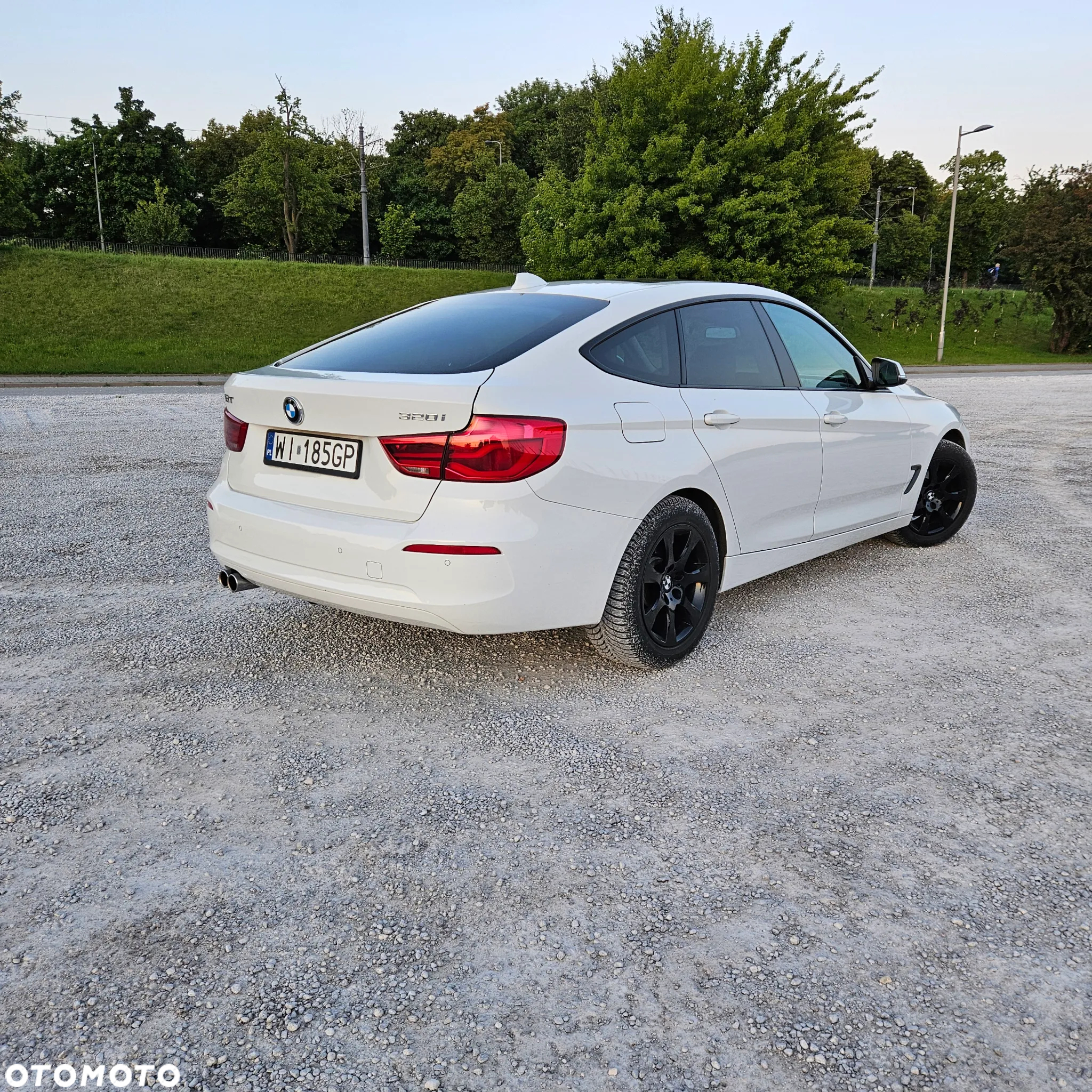 BMW 3GT 320i - 14