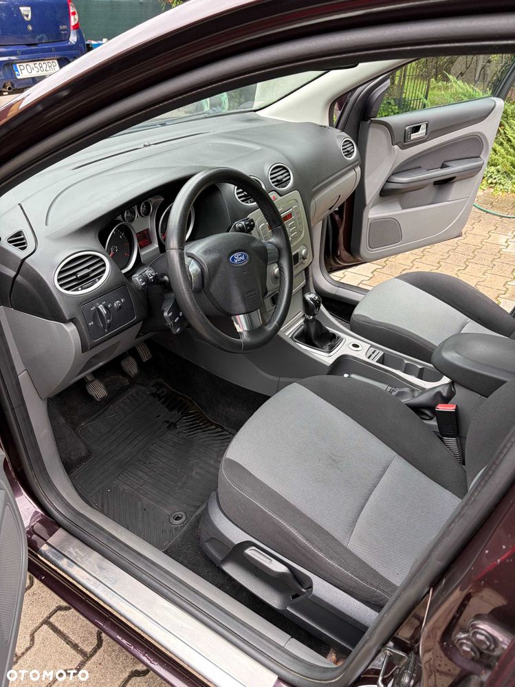 Ford Focus 2008 photo 2