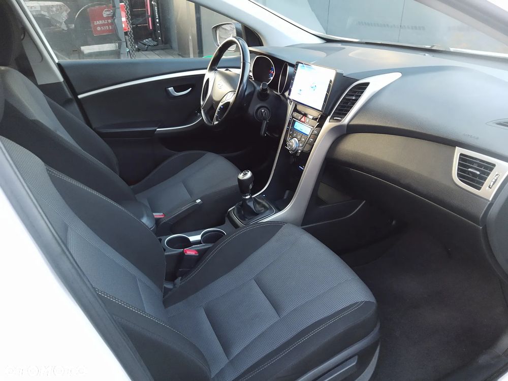 Hyundai i30 blue 1.6 CRDi Passion - 7