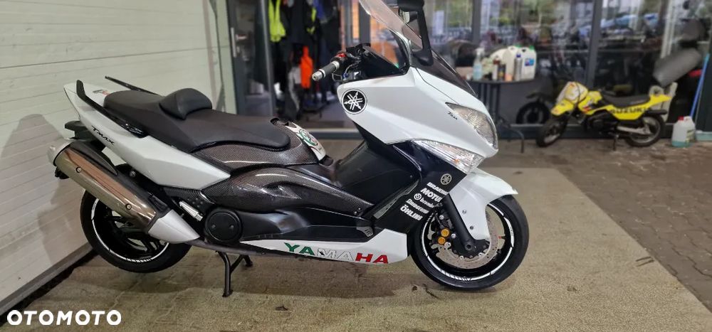 Yamaha Tmax - 15