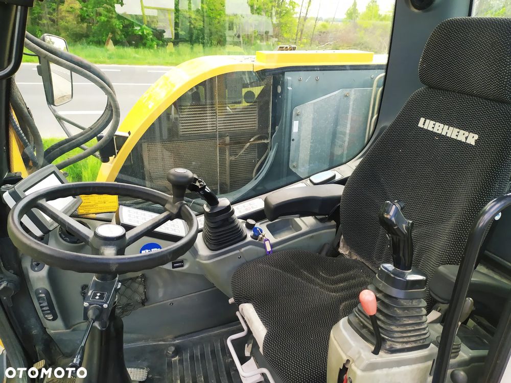 Liebherr A 910 Compact Litronic - 10