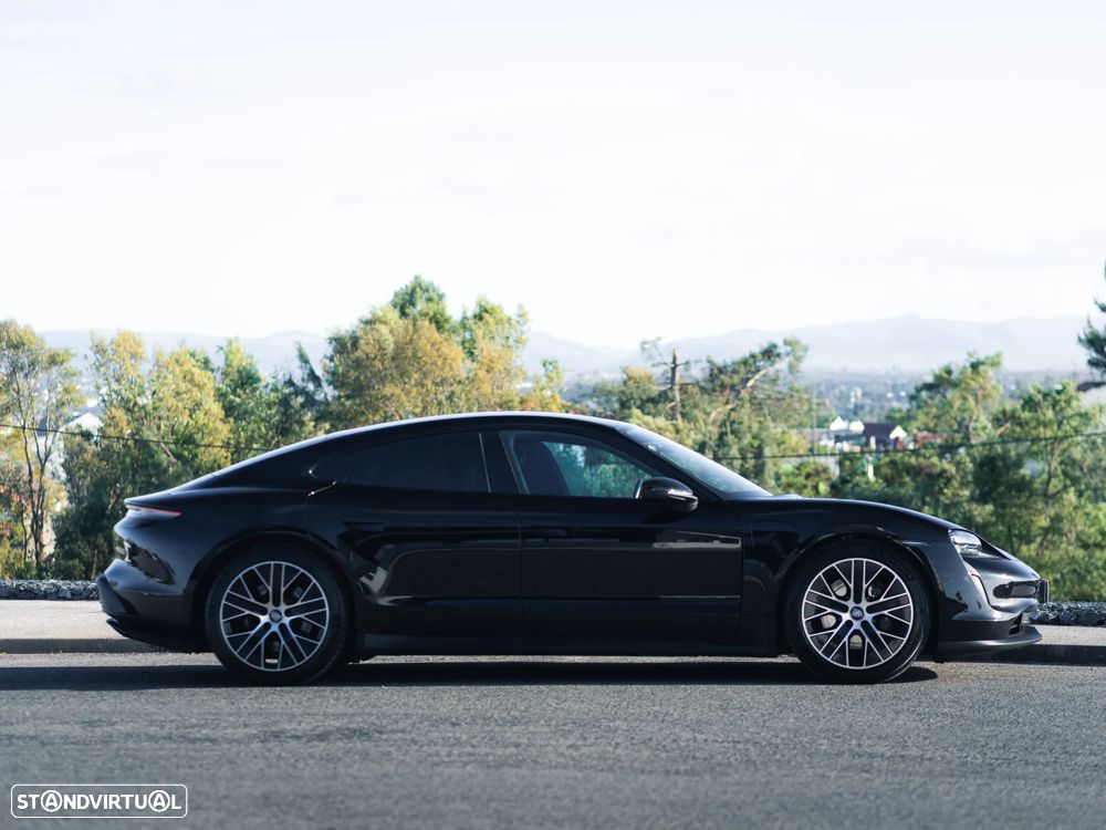 Porsche Taycan - 7