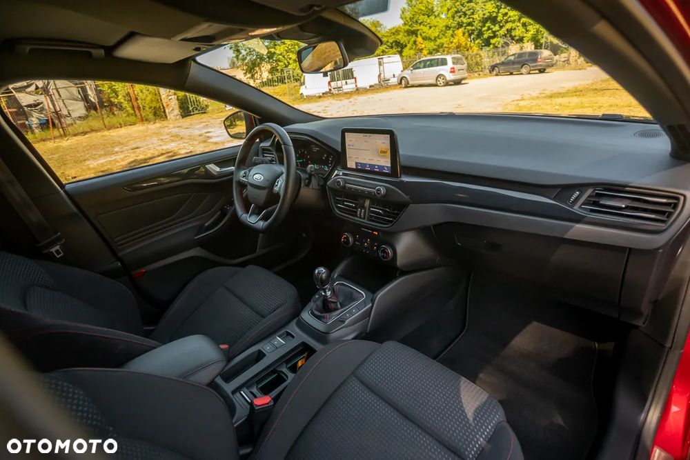 Ford Focus 1.0 EcoBoost Start-Stopp-System ST-LINE DESIGN - 21