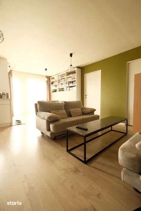 Apartament cu 2 camere, parcare, etaj intermediar, zona Eroilor — fotografia 1