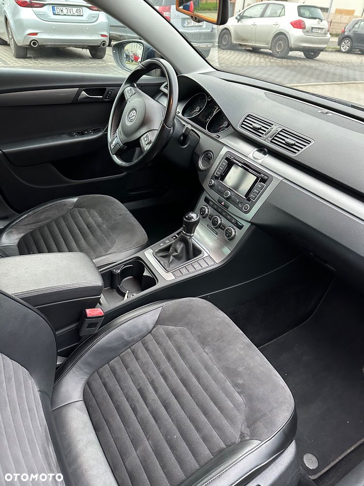 Volkswagen Passat - 23