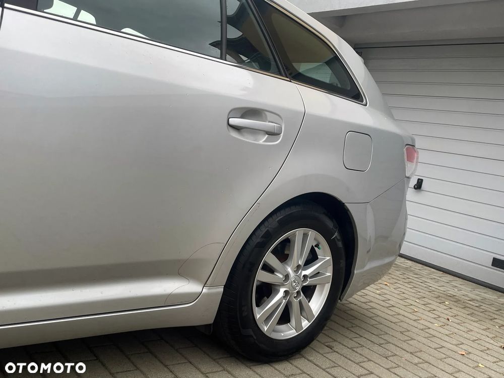 Toyota Avensis 2009 photo 5