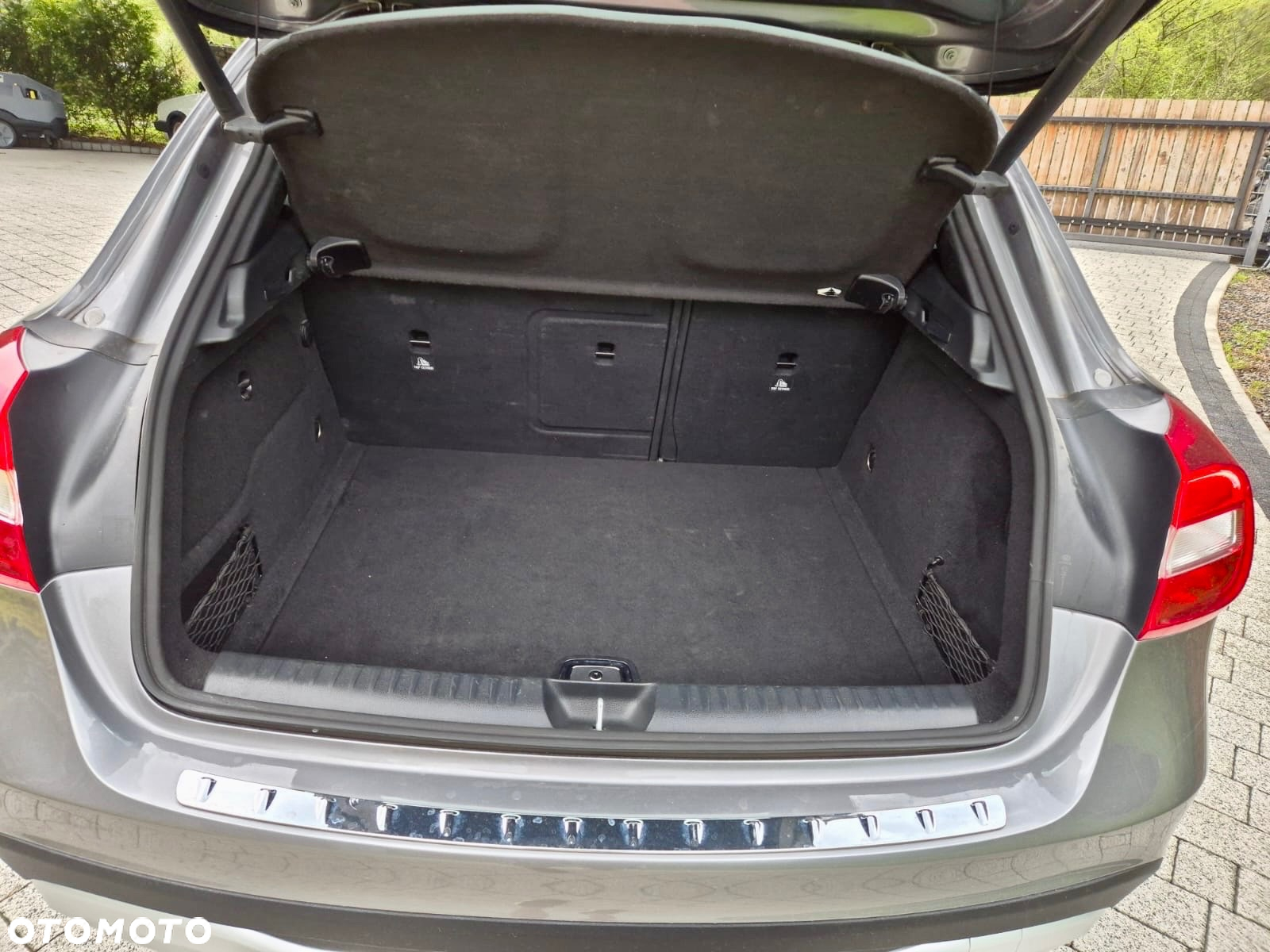 Mercedes-Benz GLA - 14