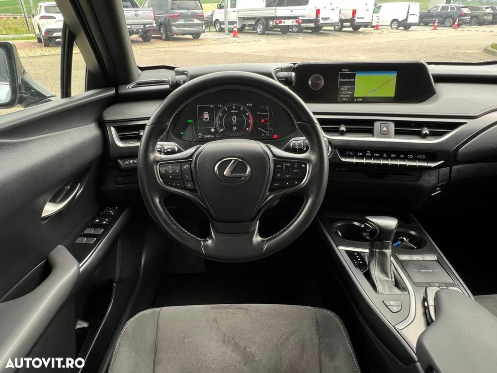 Lexus UX 250h Business Edition - 16