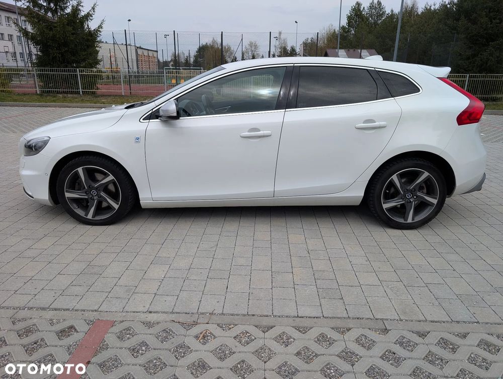 Volvo V40 D3 R-Design - 4