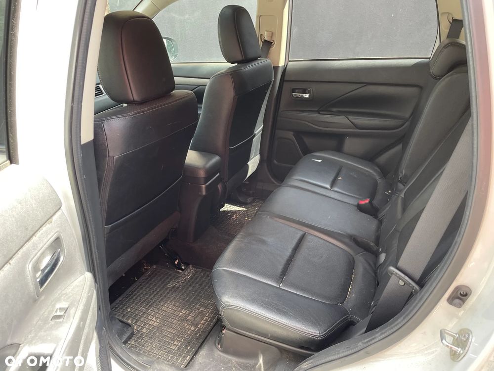Mitsubishi Outlander 2.0 Intense + Navi 4WD CVT - 7