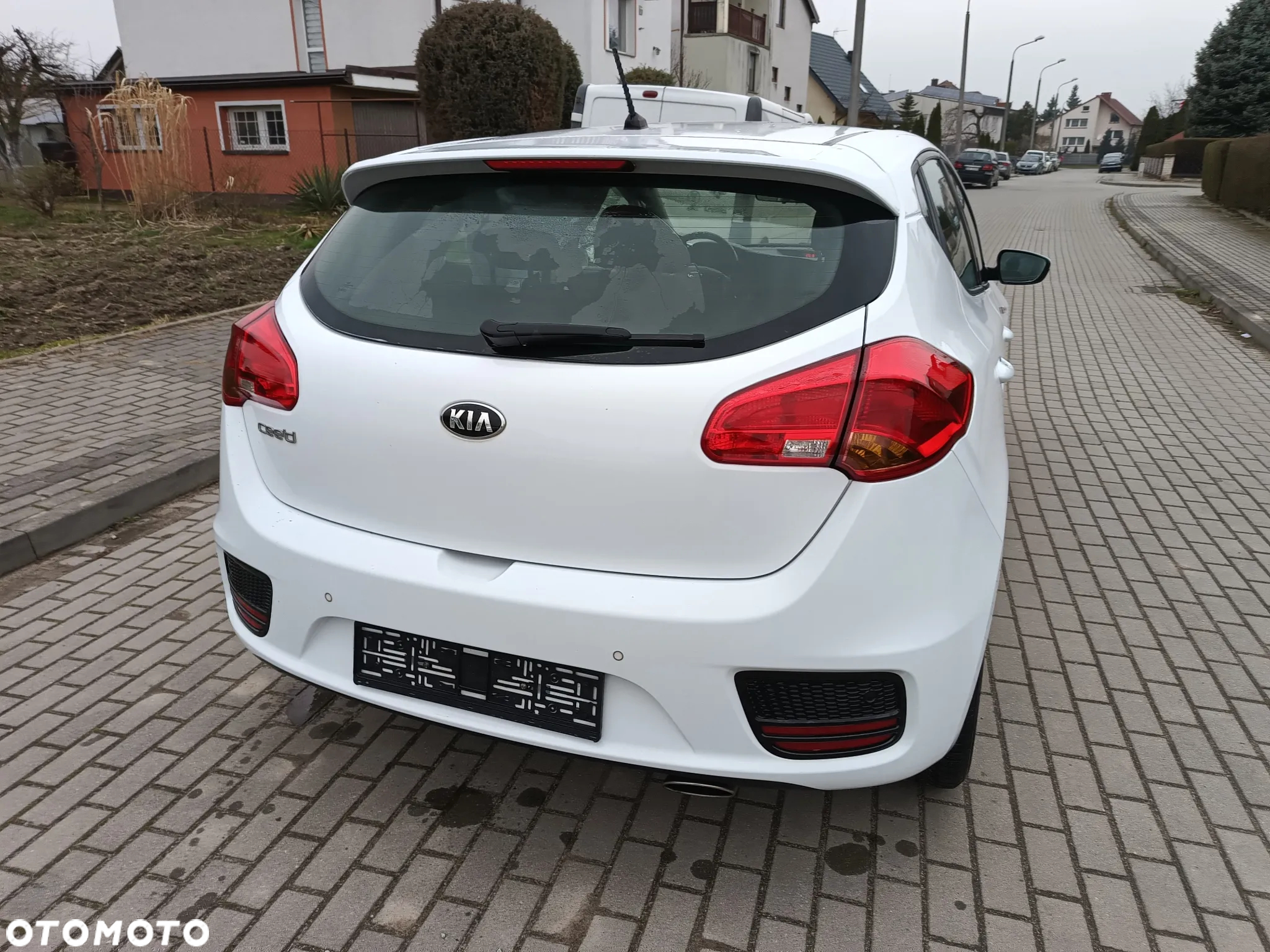 Kia Ceed - 9