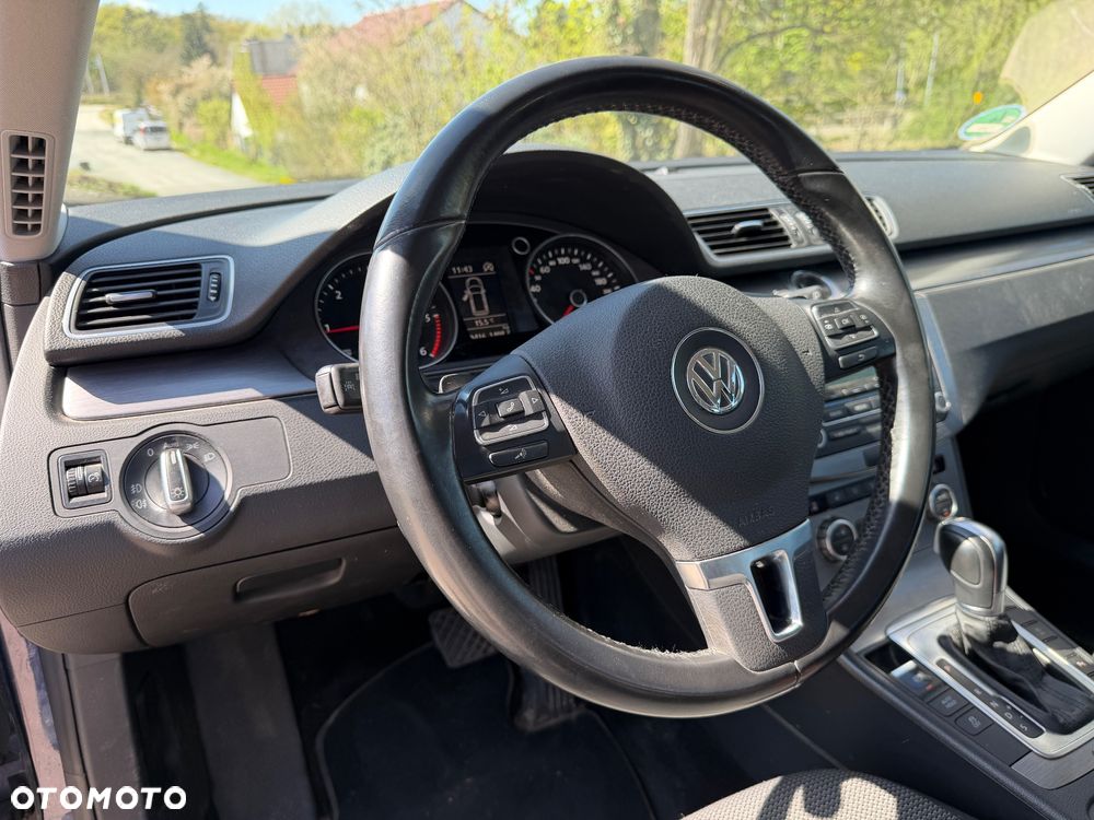 Volkswagen Passat 2.0 TDI 4Mot Highline DSG - 22
