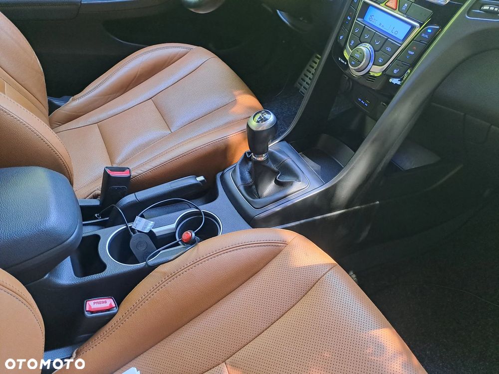 Hyundai i30 1.6 GDI Premium - 17