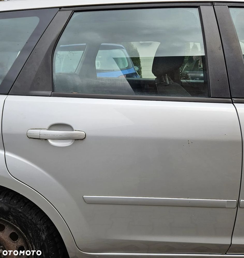 Ford Focus MK2 II  kombi drzwi tył tylne  lewe 03 - 2