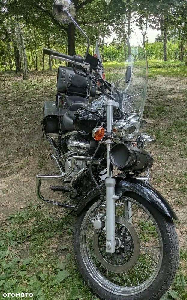 Suzuki Intruder - 1