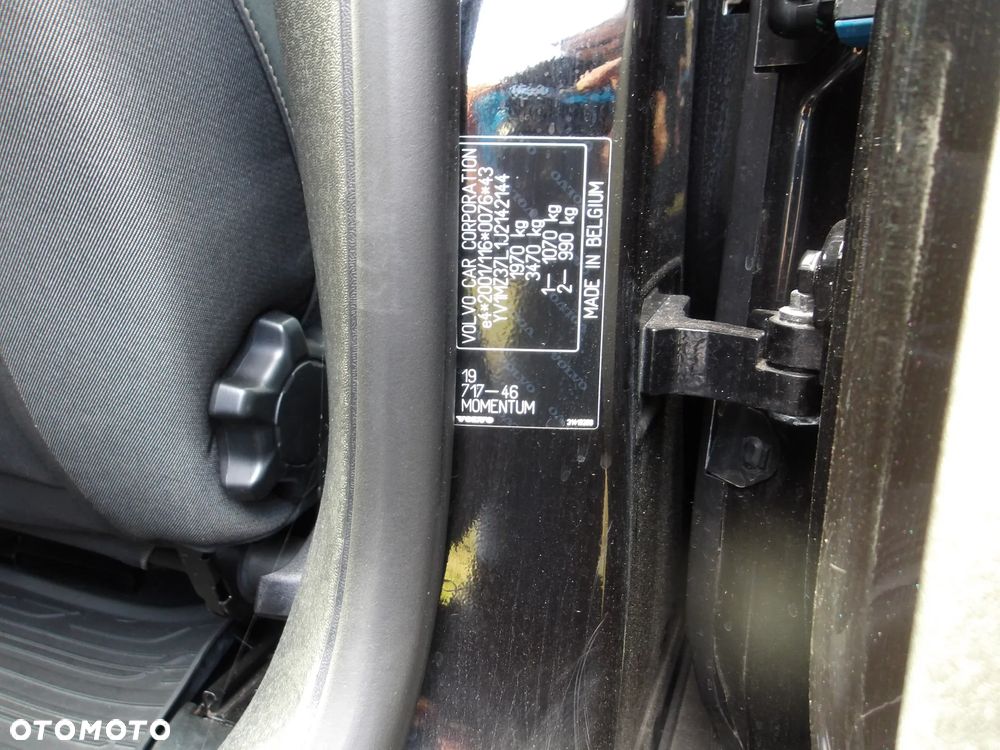 Volvo V40 T3 Momentum - 16