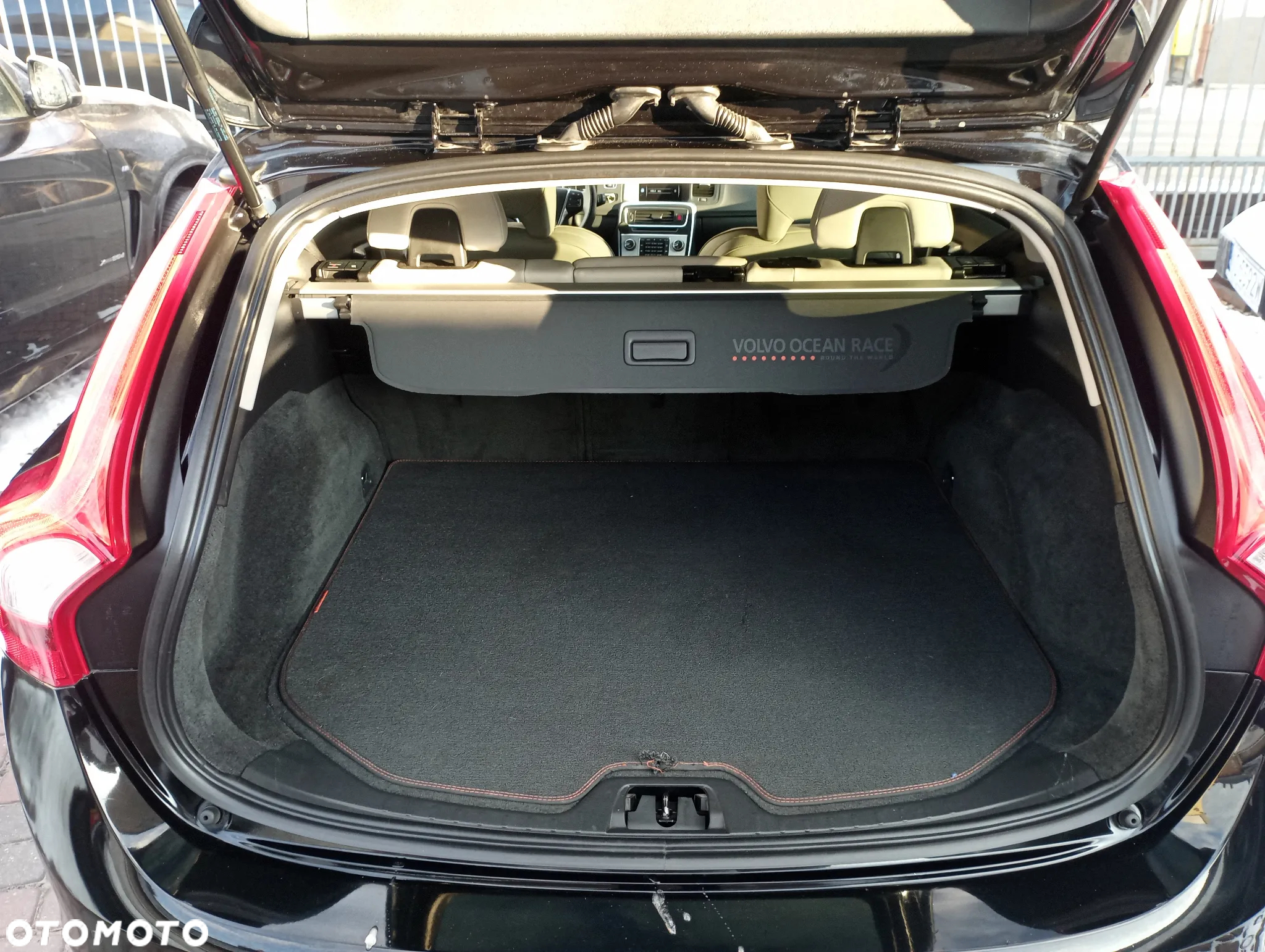Volvo V60 D4 Drive-E Ocean Race - 21