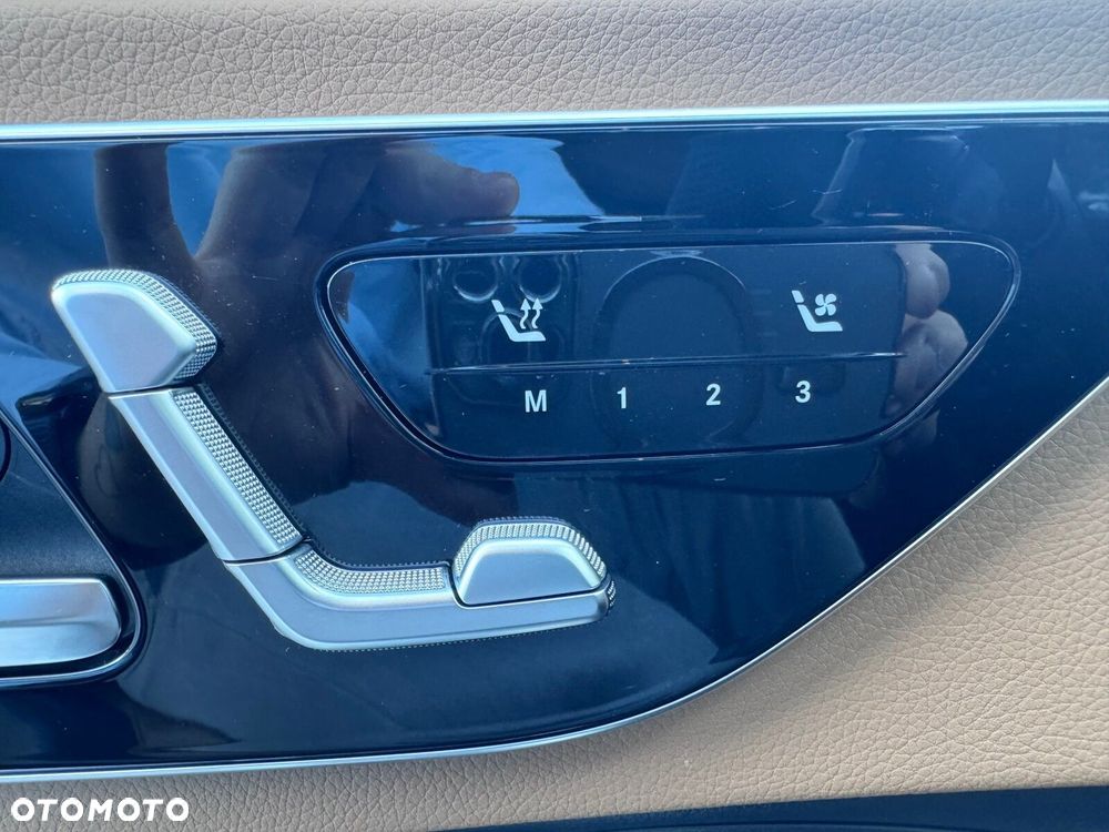 Mercedes-Benz CLE - 25