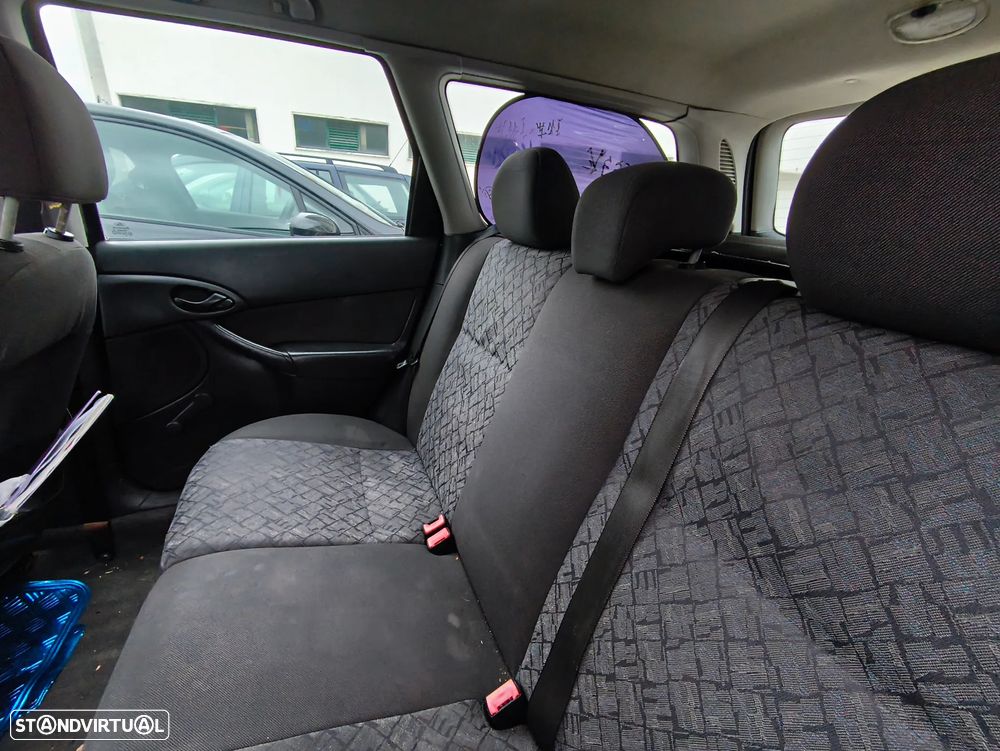 Ford Focus SW 1.4 Ambiente - 2