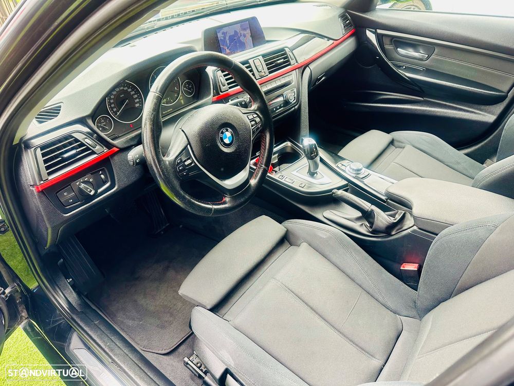 BMW 320 d DPF Touring Aut. Edition Sport - 32