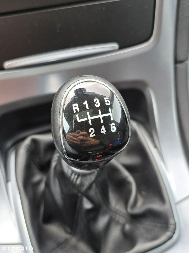 Ford Mondeo - 38