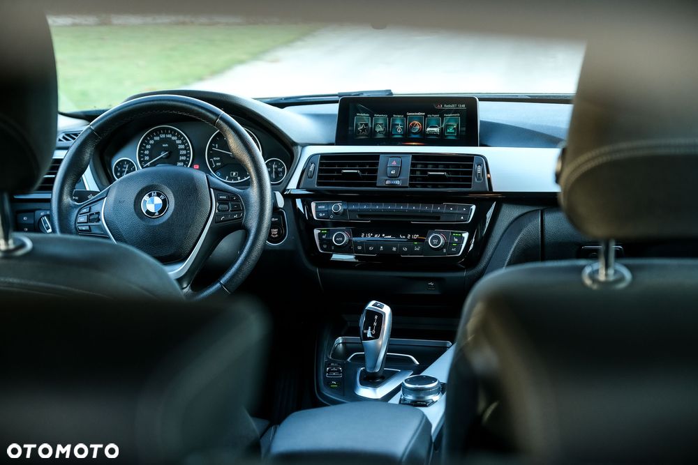 BMW Seria 3 320d Sport Line Shadow - 35