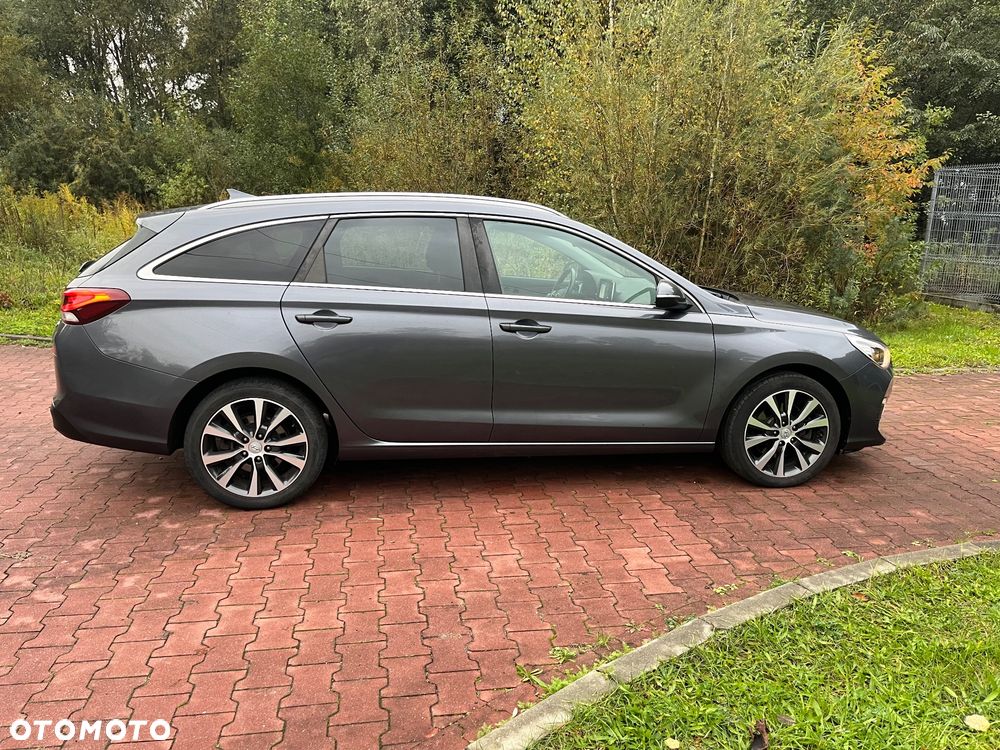 Hyundai i30 1.6 CRDI 48V-Hybrid Trend - 11
