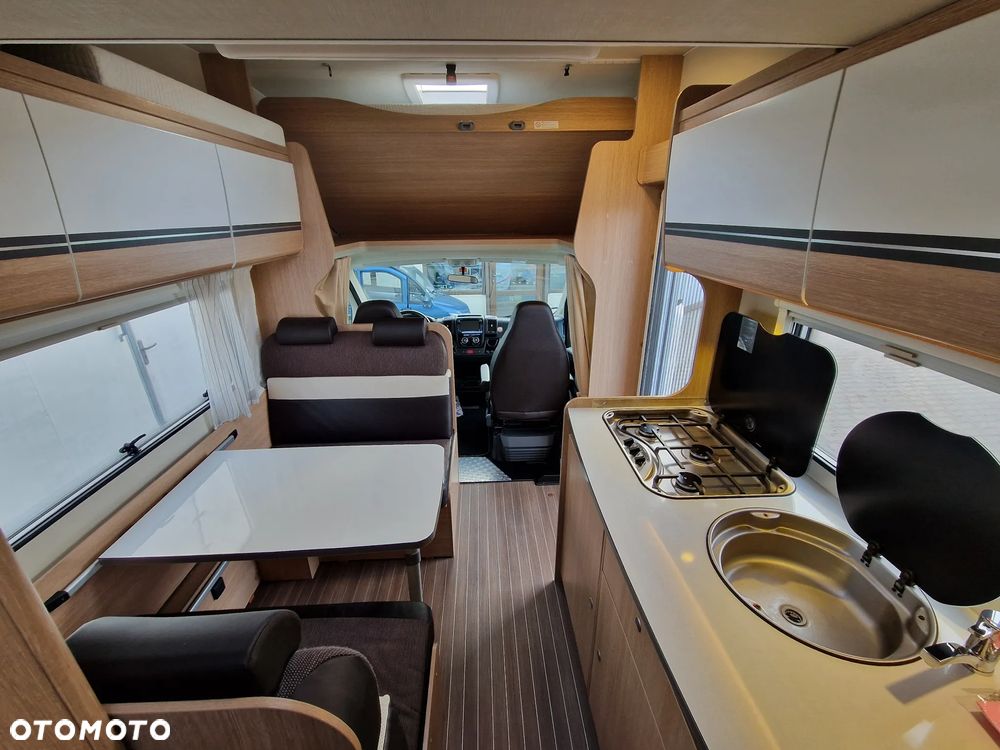 Sunlight A70 Kamper 6 Osób Alkowa Fiat 2.3 JTD Capron A62 Carado A464 - 18