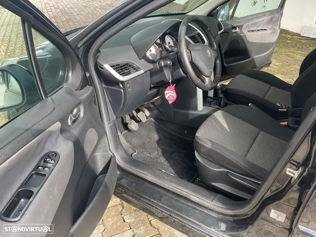Peugeot 207 1.4 16V Active - 20
