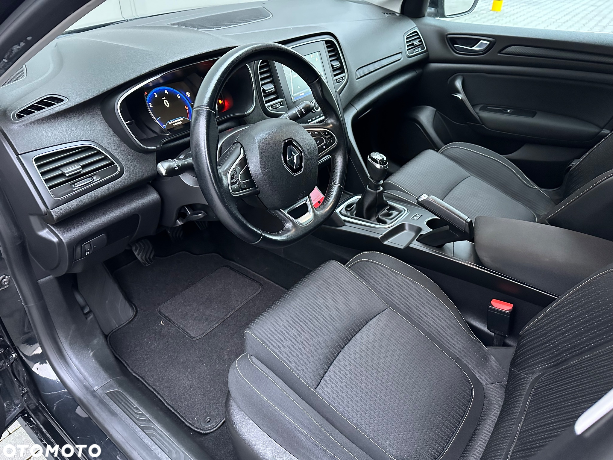 Renault Megane Grandtour ENERGY TCe 130 BUSINESS - 18