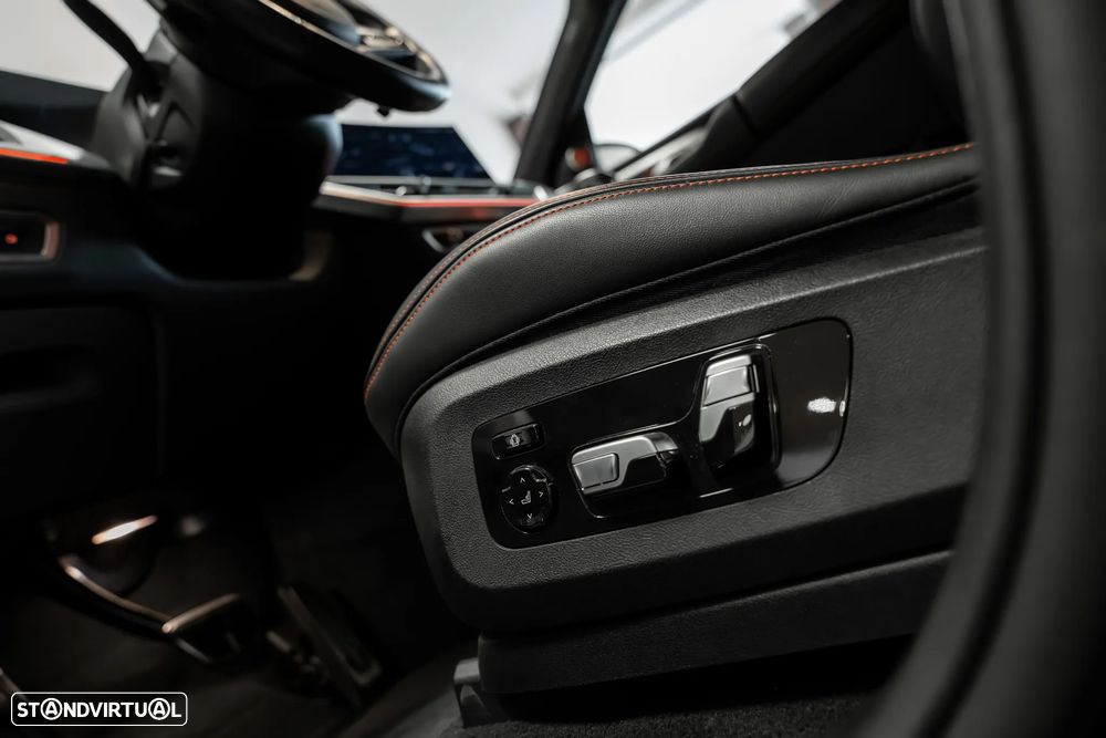 BMW XM Label Red - 28