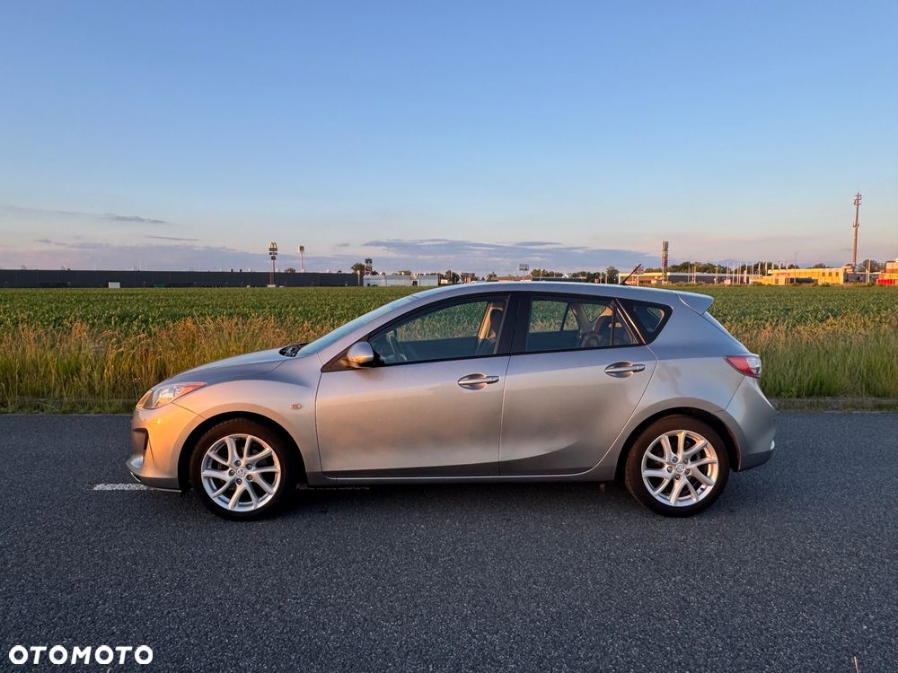 Mazda 3 1.6 Exclusive + - 6