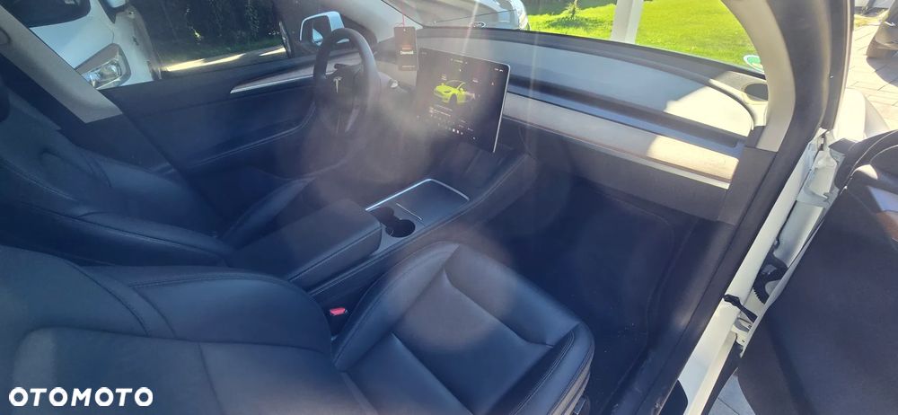 Tesla Model Y Long Range Dual Motor AWD - 17