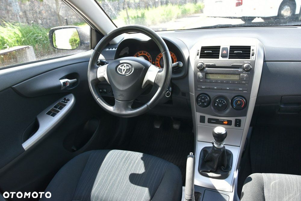 Toyota Corolla - 7
