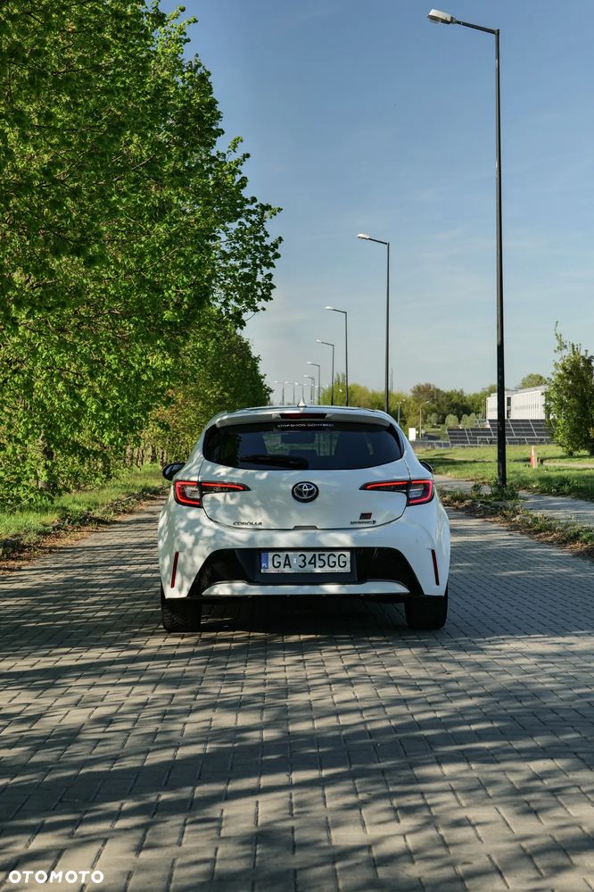 Toyota Corolla 1.8 Hybrid Comfort - 33