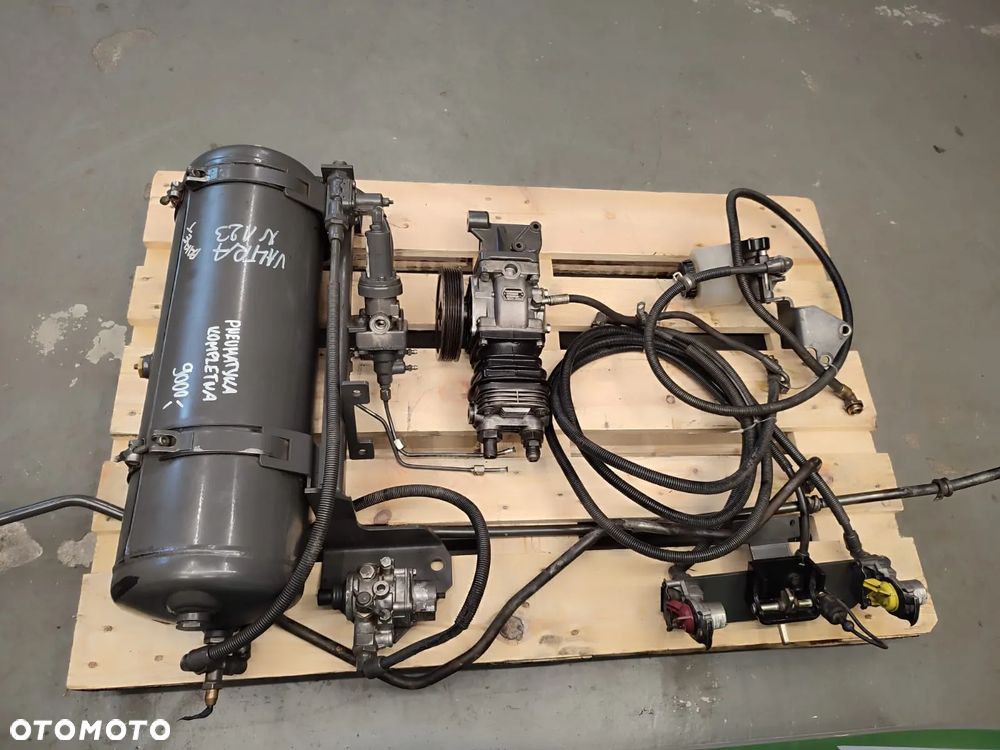 Układ pneumatyczny Kompresor K 014774  LK 1573 Valtra N 123 - 6
