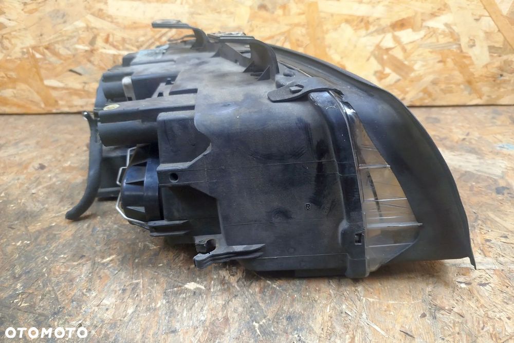 lampa przód lewa Valeo reflektor do Audi A4 B6 00- przednia reflektor - 5