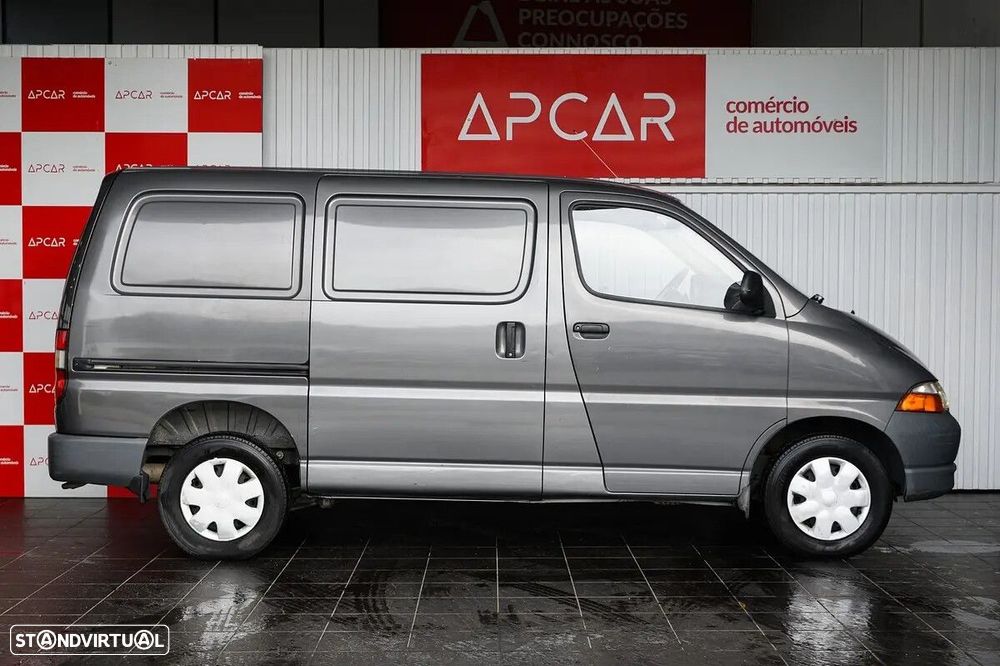 Toyota HiAce 2.4 D LXH12LG - 2
