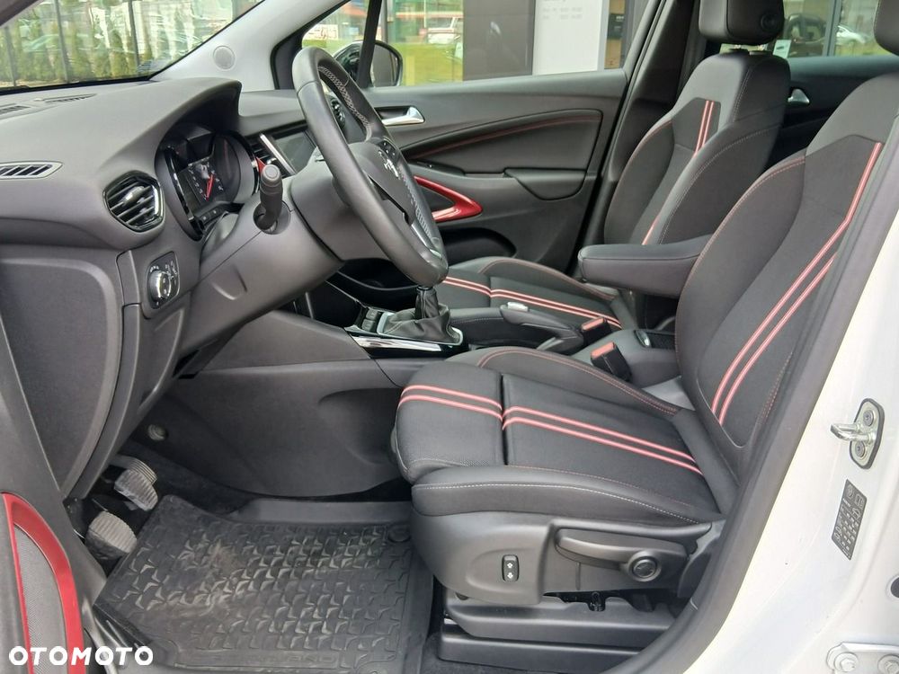 Opel Crossland 1.2 T GS Line - 17