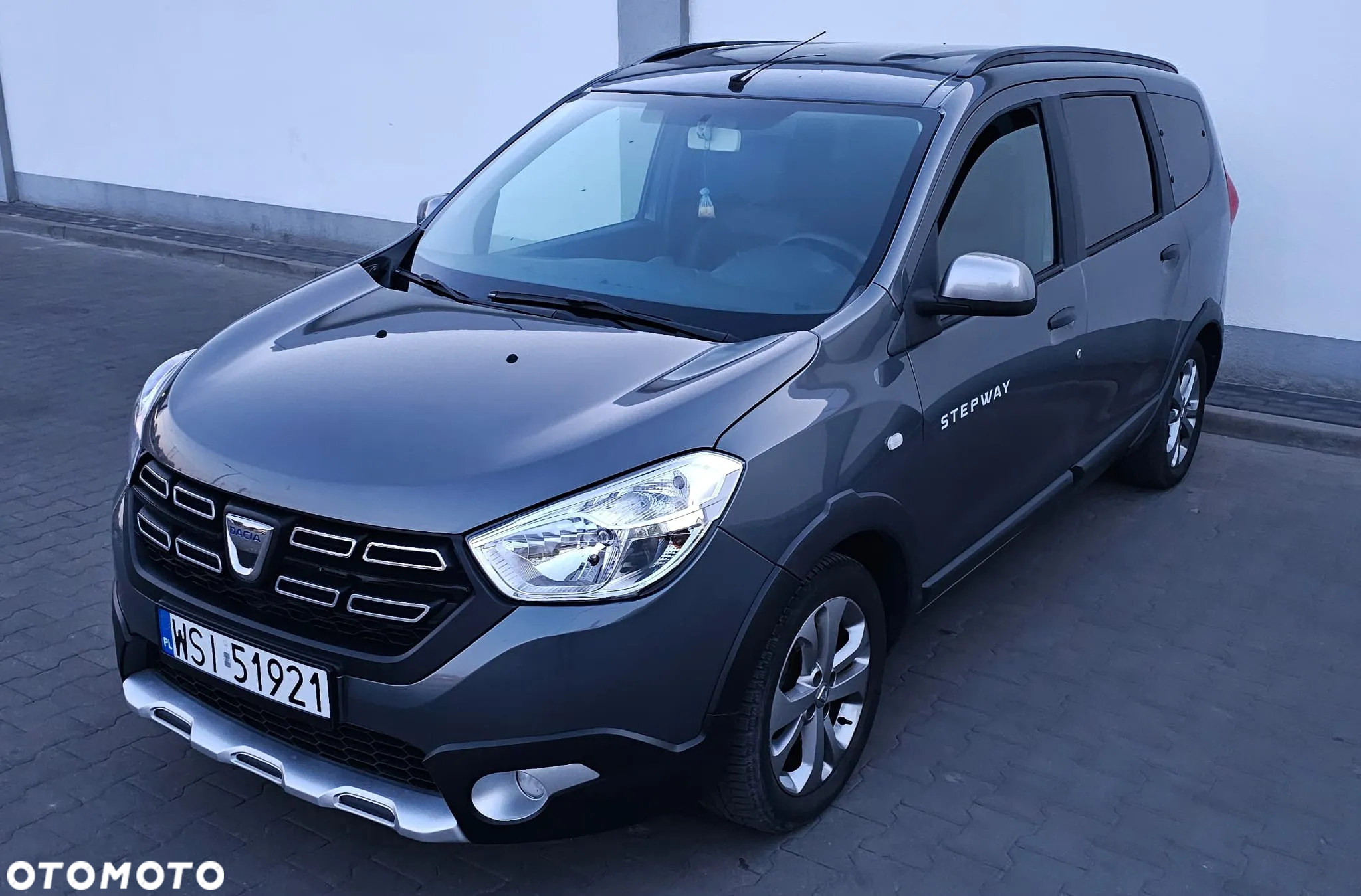 Dacia Lodgy dCi 110 Stepway - 12